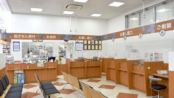 薬局くすりの福太郎船橋市場通り店の受付/カウンター