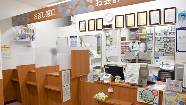 薬局くすりの福太郎船橋ＦＡＣＥ店の受付/カウンター