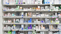 薬局くすりの福太郎船橋ＦＡＣＥ店の薬棚
