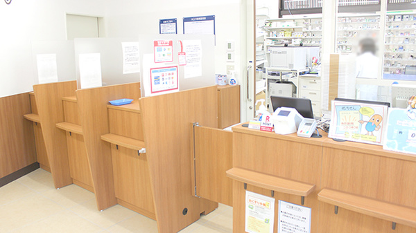 薬局くすりの福太郎西新井大師前駅店の受付/カウンター