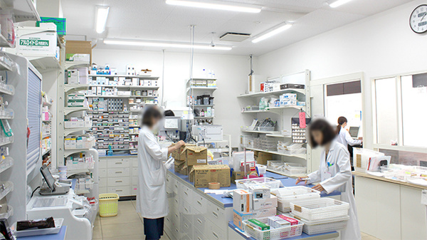 薬局くすりの福太郎東雲店の調剤室