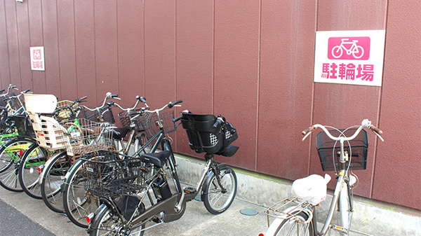 薬局くすりの福太郎上板橋店の駐輪場