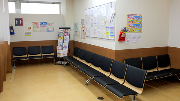 薬局くすりの福太郎Bivi店（3階）の待合スペース