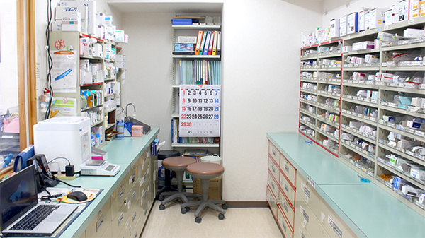 薬局くすりの福太郎大森八幡通り店の調剤室