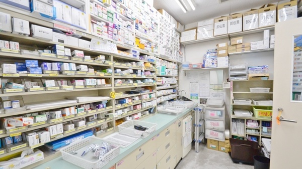 ウォンツ横川駅ビル薬局の調剤室