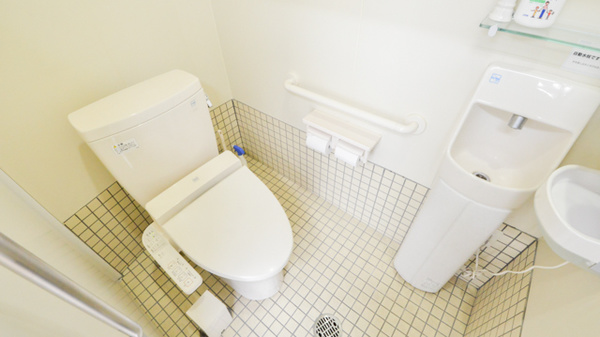 ウォンツ薬局鉄砲町店のお手洗い