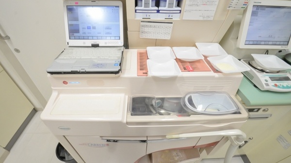 ウォンツ薬局八丁堀交差点前店(伊藤久芳堂ビル7F)の調剤器具