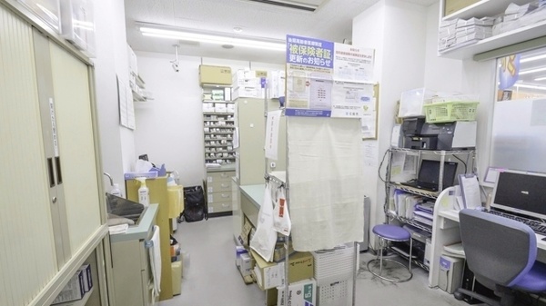ウォンツ千代田薬局の調剤室
