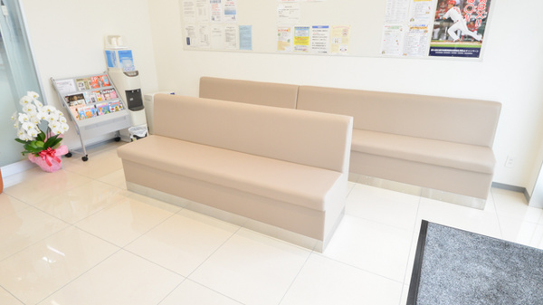 ウォンツ口田薬局の待合スペース