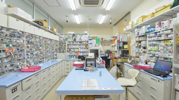 ウェルネス薬局　両三柳店の調剤室