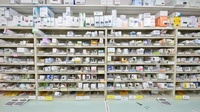 ウォンツ薬局日赤病院前店の薬棚