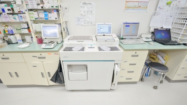 ウォンツ薬局日赤病院前２号店の調剤器具