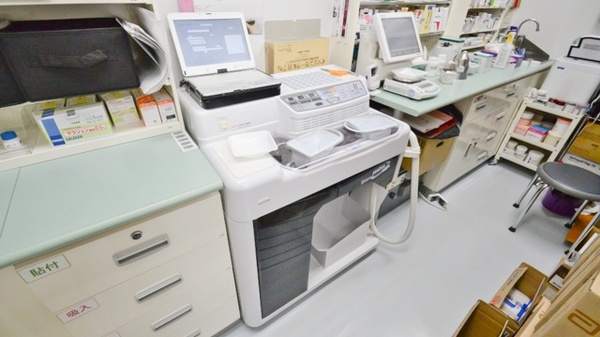 ウォンツ薬局県病院前店の調剤器具