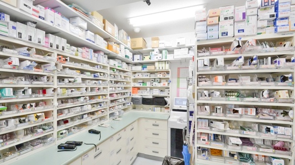 ウォンツ薬局県病院前店の調剤室