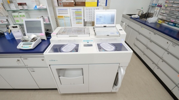 ウォンツ薬局日赤病院前３号店の調剤器具