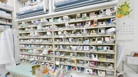 レデイ薬局グラン重信店の薬棚