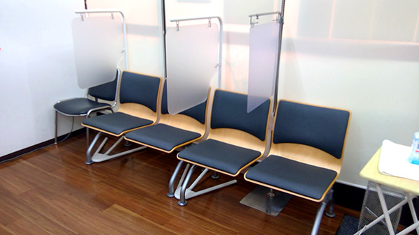 レデイ薬局グラン重信店の待合スペース