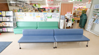 レデイ薬局れんげ店の待合スペース