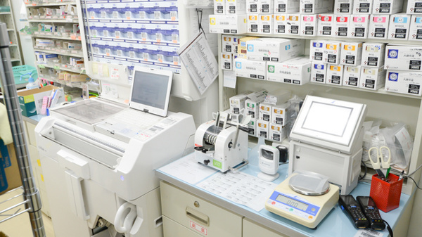 レデイ薬局れんげ店の調剤器具
