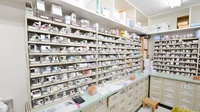 レデイ平井調剤薬局の薬棚
