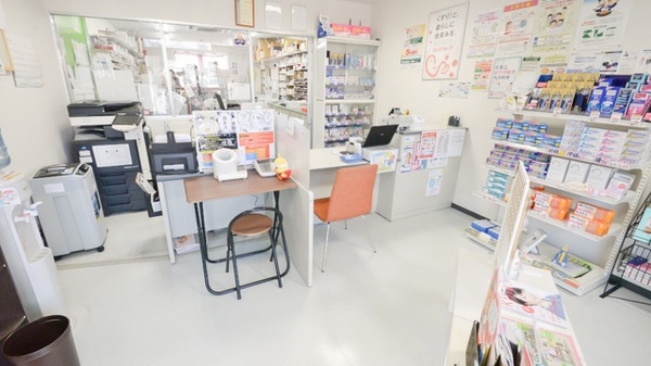 レデイ薬局長楽寺店の受付/カウンター