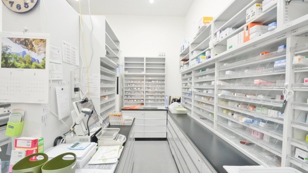 レデイ薬局問屋町店の調剤室