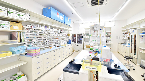 レデイ薬局　森松店の調剤室