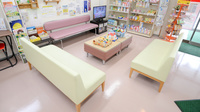 レデイ薬局今治東店の待合スペース