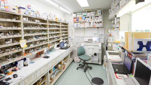 レデイさぬきしど調剤薬局の調剤室