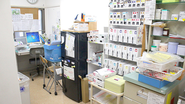 あいケア薬局前原店の調剤室