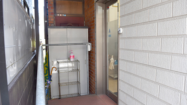 あいケア薬局野川店の入口