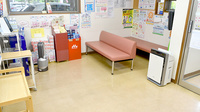 あいケア薬局本郷駅前店の待合スペース