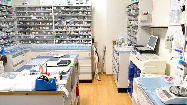 おひさま薬局　三反田店の調剤室