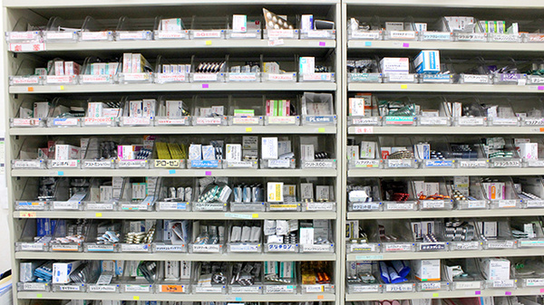 くるみ薬局の薬棚
