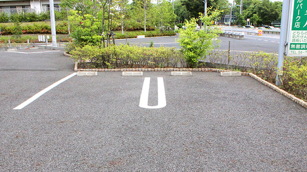 ハーブランド薬局セントラルパーク店の駐車場