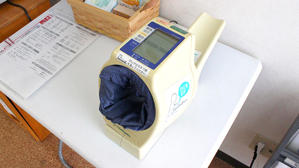 キョーワ薬局金山店の血圧計
