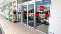 スギ薬局　東大阪楠根店の入口