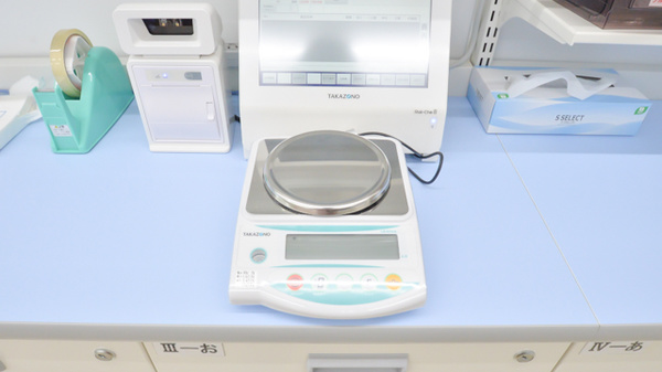スギ薬局　牛久保店の調剤器具