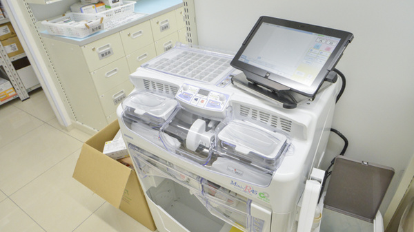 スギ薬局　玉出店の調剤器具
