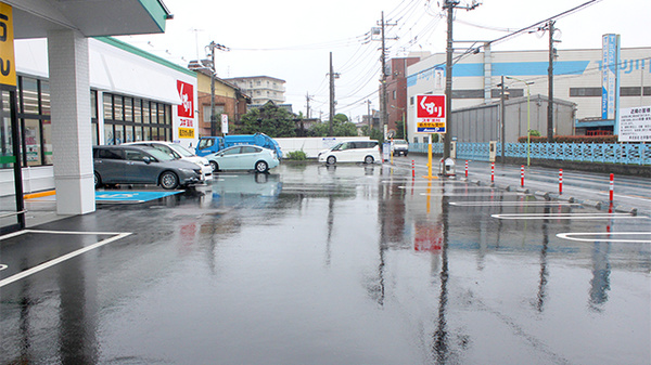スギ薬局　川口末広店の駐車場