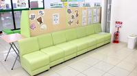 スギ薬局　川口末広店の待合スペース