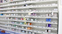 スギ薬局　川口末広店の薬棚