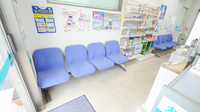 ハロー薬局　豊田店の待合スペース