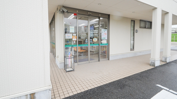 ハロー薬局　豊田竜神店の入口