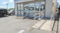 ハロー薬局　岡崎店の入口