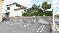 ハロー薬局　うえだ店の駐車場