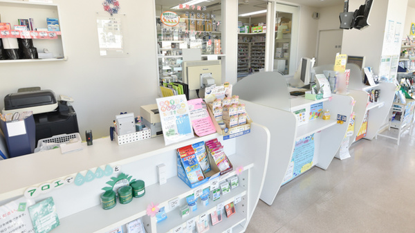 ハロー薬局　原店の受付/カウンター
