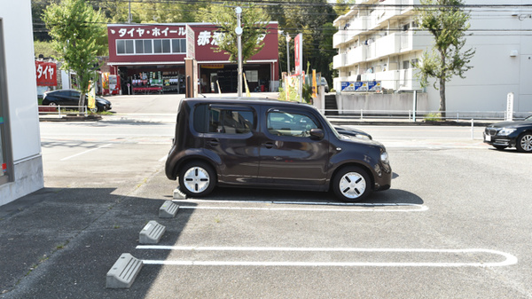 ハロー薬局　原店の駐車場