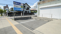 ナツメ薬局　桜山店の駐車場
