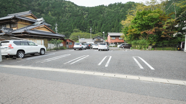 ハロー薬局　白川店の駐車場